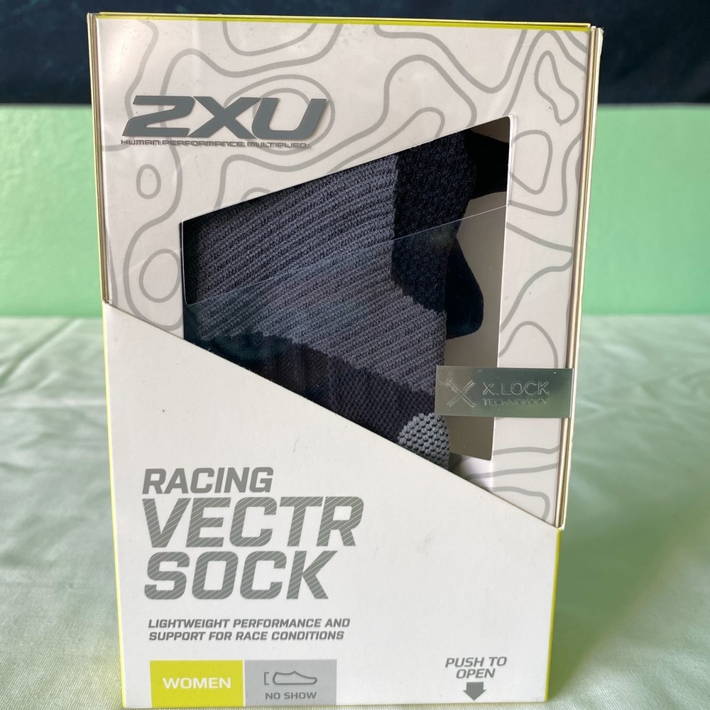 2XU Racing VCTR Socks - Women’s SMALL
